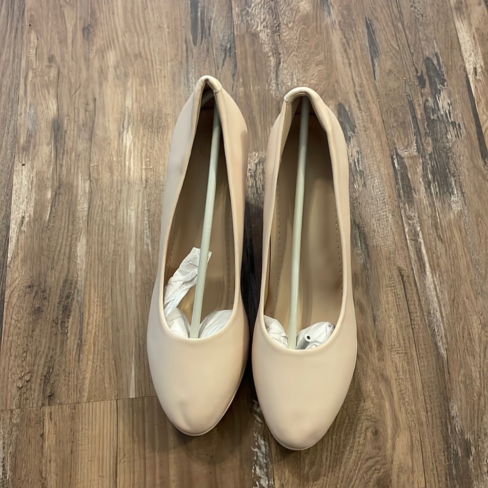 KKdom Beige Never Worn heels With original Packing
